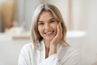 Lifting médical ou lifting chirurgical : comment choisir ?