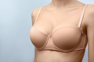 LA LIPOSTRUCTURE DU SEIN