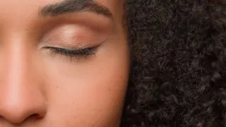 Et si l’on parlait “chirurgie des paupières” (blépharoplastie) ?